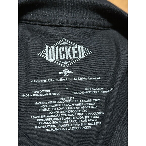 Universal Studios Wicked Graphic T-Shirt Black Neon Lettering Size Large NWOT - Picture 3 of 3